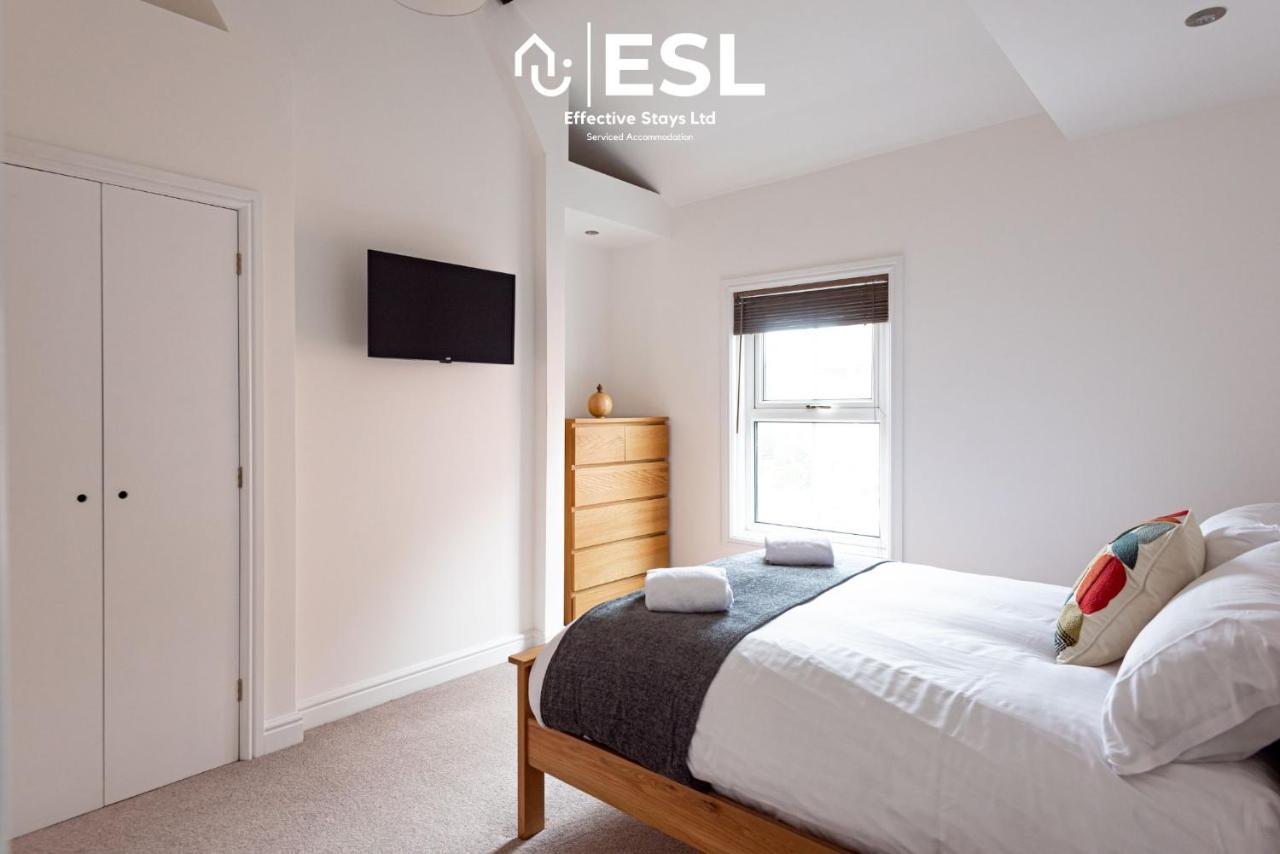 2 Bedroom Terrace Cottage, Parking, 5 Minutes Drive To Royal Shrewsbury Hospital Exterior foto