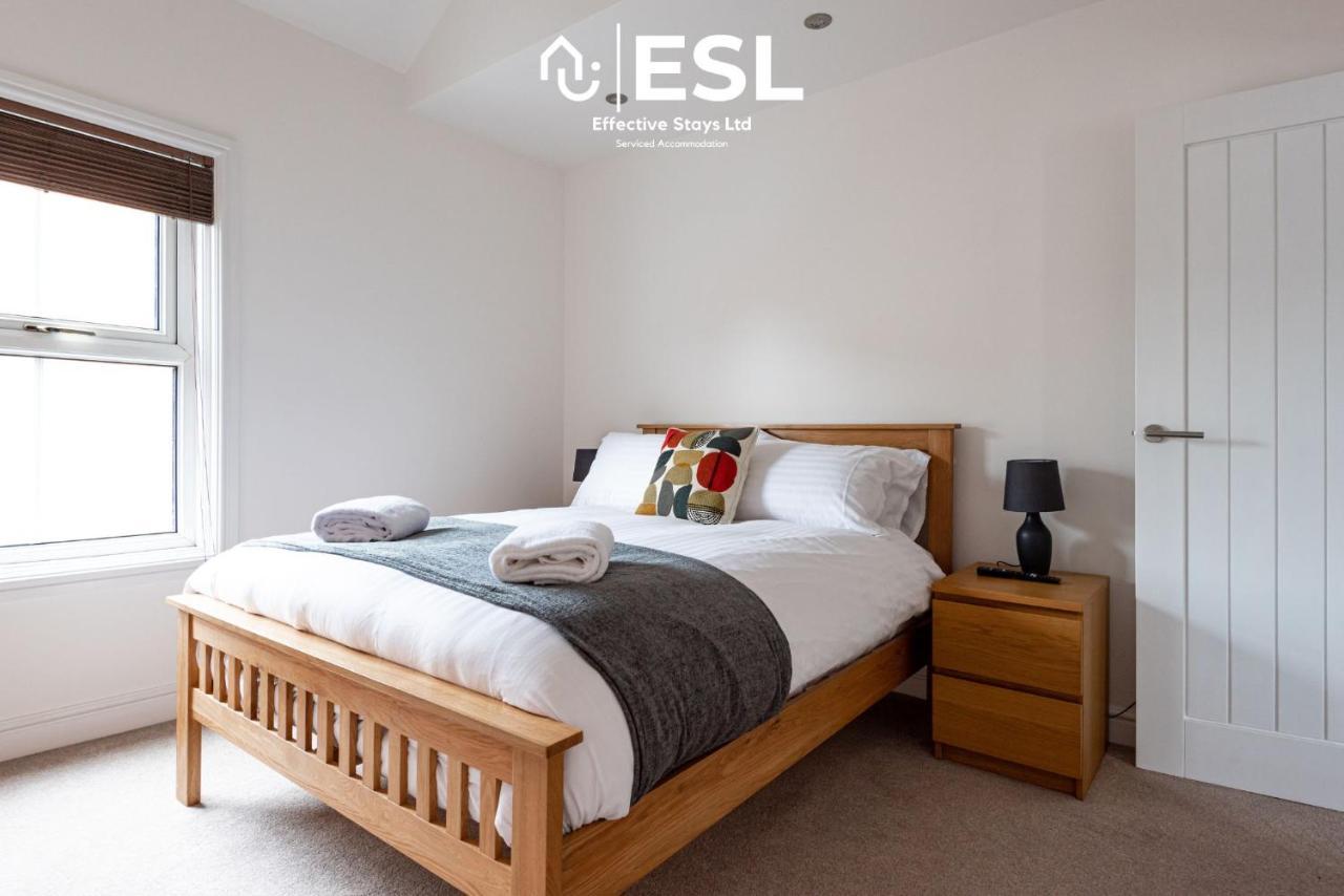 2 Bedroom Terrace Cottage, Parking, 5 Minutes Drive To Royal Shrewsbury Hospital Exterior foto